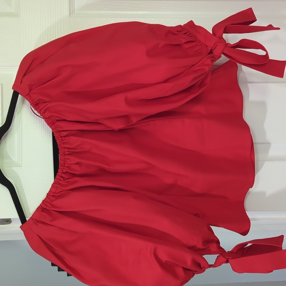 EUC CECE PUFFER SLEEVE CROP ON/OFF SHOULDER MEDIUM TOP